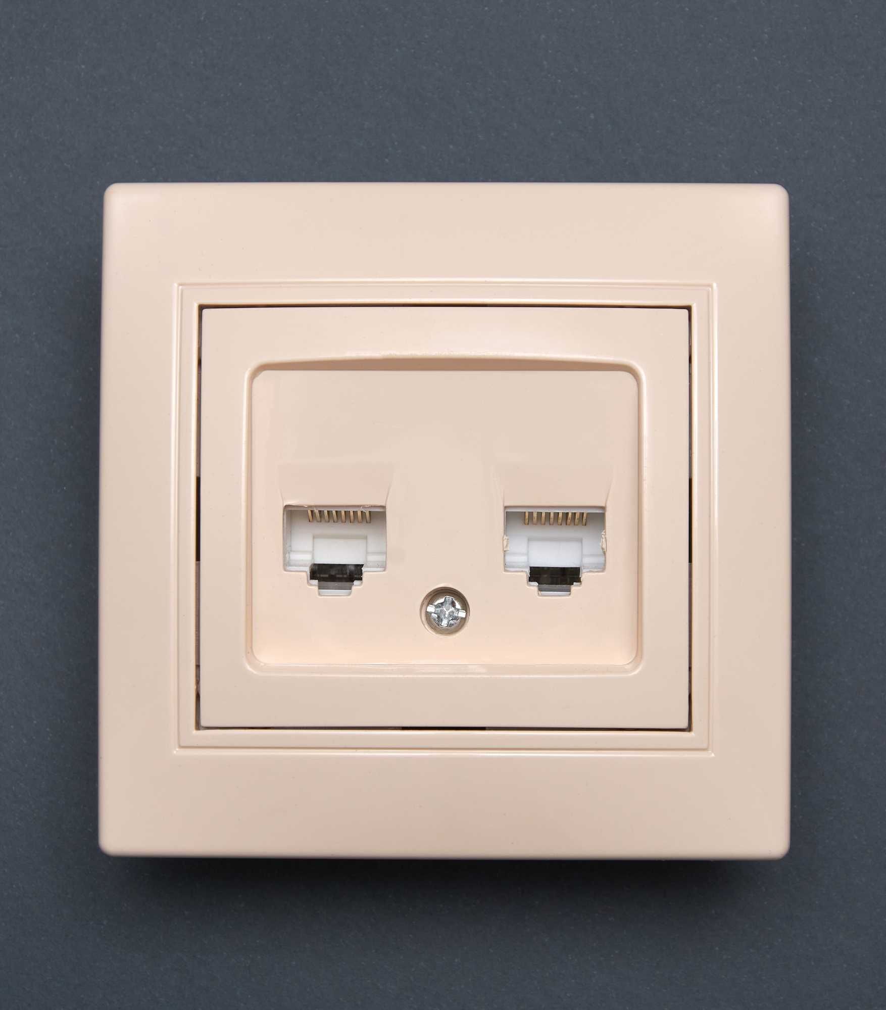 Розетка Valeso BK-2008 2-на комп'ютерна крем Розетка Valeso BK-2008 2-на комп'ютерна крем