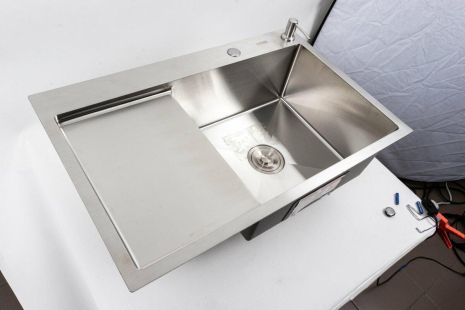 Кухонна мийка нержавійка 78*50 R Platinum Handmade (круглий сифон 3.0/0.8)