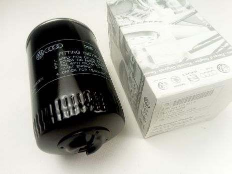 Фільтр масляний VW Golf/Jetta/Passat/Rabbit/Vanagon/Quantum, T3/T25, VAG (068115561B) Фільтр масляний VW Golf/Jetta/Passat/Rabbit/Vanagon/Quantum, T3/T25, VAG (068115561B)