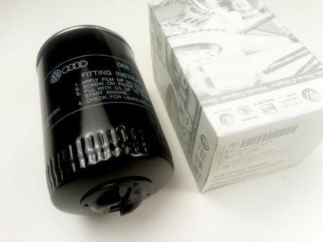Фільтр масляний VW Golf/Jetta/Passat/Rabbit/Vanagon/Quantum, T3/T25, VAG (068115561B)