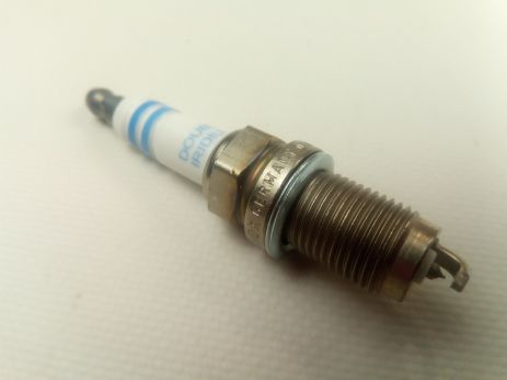 Свеча зажигания MDX, RL, RSX, TSX, Accord VII/VII, Civic VIII, CR-V, FR6LII330X IRIDIUM BOSCH (0242240675)