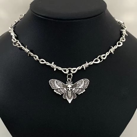 Подвеска в виде моли череп и колючей проволоки с черепом готической моли серебристой