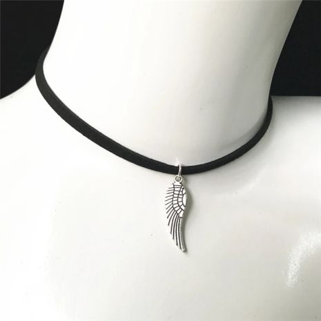Чокер черный с подвеской крыло ангела готический ошейник крылья ангела