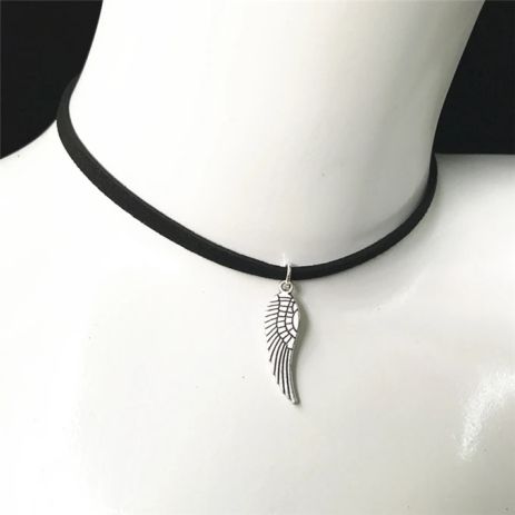 Чокер черный с подвеской крыло ангела готический ошейник крылья ангела