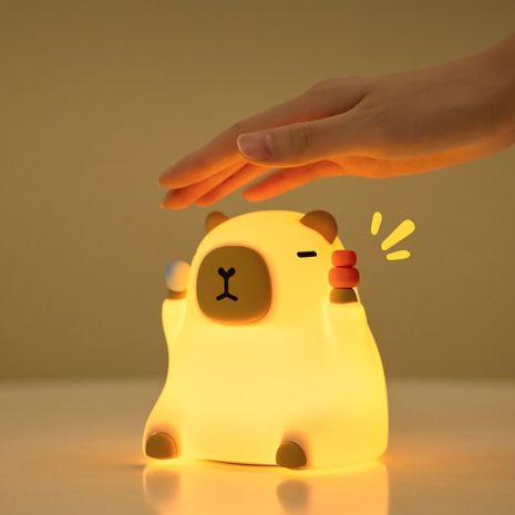 Ночник детский силиконовый сенсорный Сидящая капибара VALESO A042 для спальни аккумуляторный бежевый