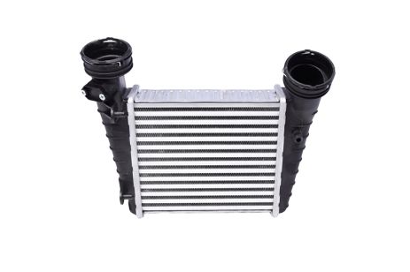 Інтеркулера радіатор PASSAT 1.8 00-05, MAHLE/KNECHT (CI346000S)