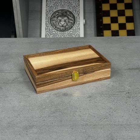 Коробка з масиву горіха ручної роботи для зберігання 25х16х6см