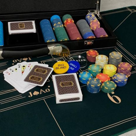 Покерный набор Kristy`s Game 500 фишек с номиналом Покерный набор Kristy`s Game 500 фишек с номиналом