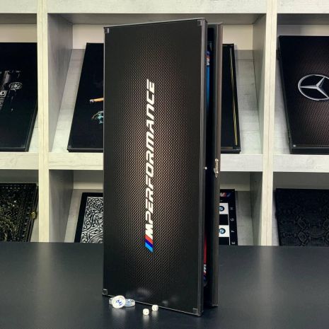 Нарды с автомобильным логотипом BMW M Performance и матовым покрытием