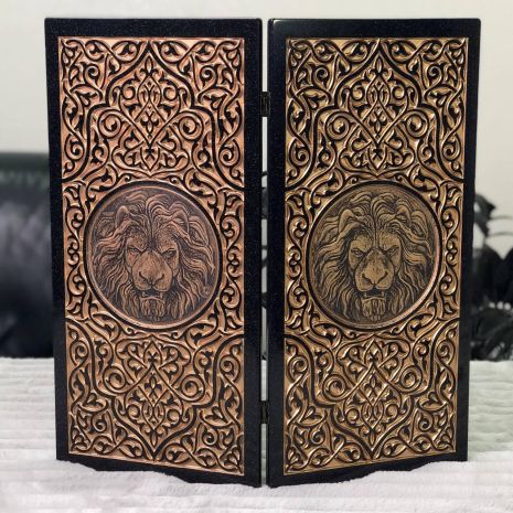 Нарди з чорного каменю з різьбленням Лев преміальні 470 мм