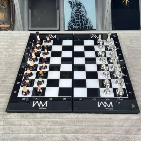 Шахматы из каленого стекла 61х27см с логотипом