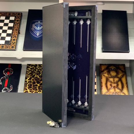 Нарды из карбона дополнены металлическими фишками 60х30см. Нарды из карбона дополнены металлическими фишками 60х30см.