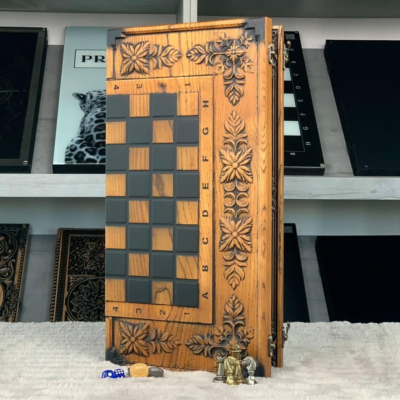 Шахи з дерев'яними та металевими фігурами 46×23×4 см Шахи з дерев'яними та металевими фігурами 46×23×4 см