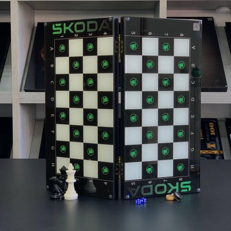 Шахматы и нарды стеклянные 50х23см, SKODA — Стильный аксессуар для ценителей игр Шахматы и нарды стеклянные 50х23см, SKODA — Стильный аксессуар для ценителей игр