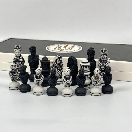 Шахові фігури з акрилового каменю у стилізованому кейсі