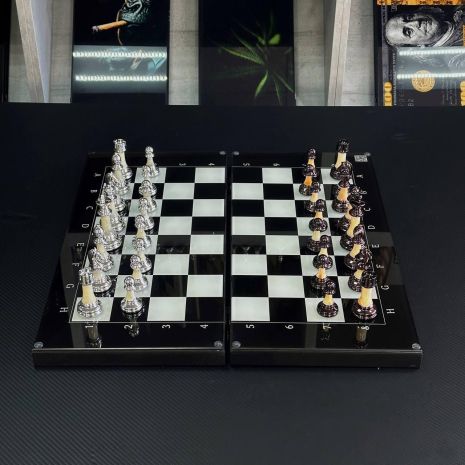 Шахи скляні 50х23см Стильне виконання класичної гри