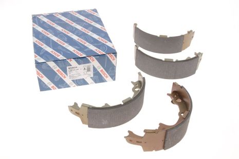 Колодки гальмівні GRAND VOYAGER III, GRAND VOYAGER II, CHRYSLER VOYAGER, JEEP 04423606, BOSCH (0986487396)