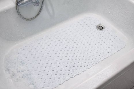 Белый антискользящий коврик в ванну на присосках, круглый 69x37 см, 1806 Белый антискользящий коврик в ванну на присосках, круглый 69x37 см, 1806