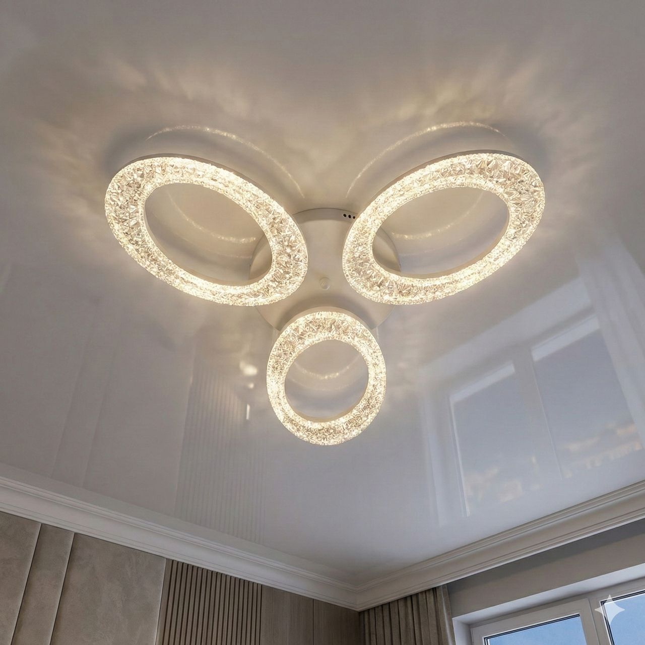 Акриловая люстра LED Diasha 33W до 8 м² цвет Белый 5607/3WH Акриловая люстра LED Diasha 33W до 8 м² цвет Белый 5607/3WH