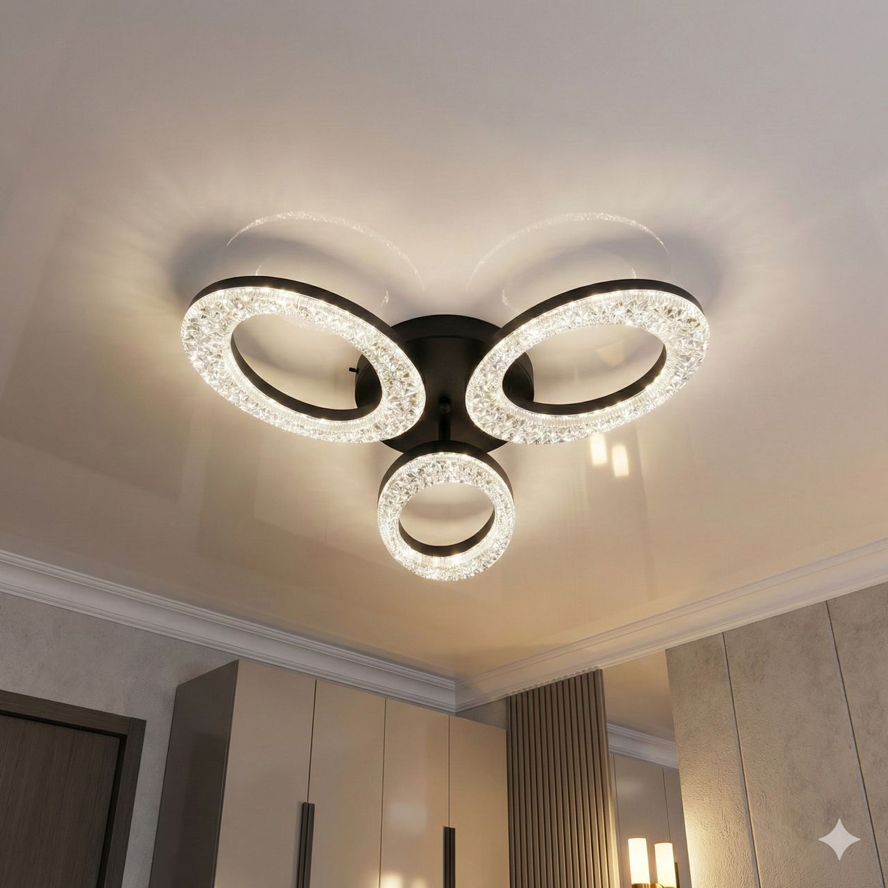 Светильник в спальню с акрилом Diasha 33W до 8 м² цвет Черный 5607/3BK Светильник в спальню с акрилом Diasha 33W до 8 м² цвет Черный 5607/3BK