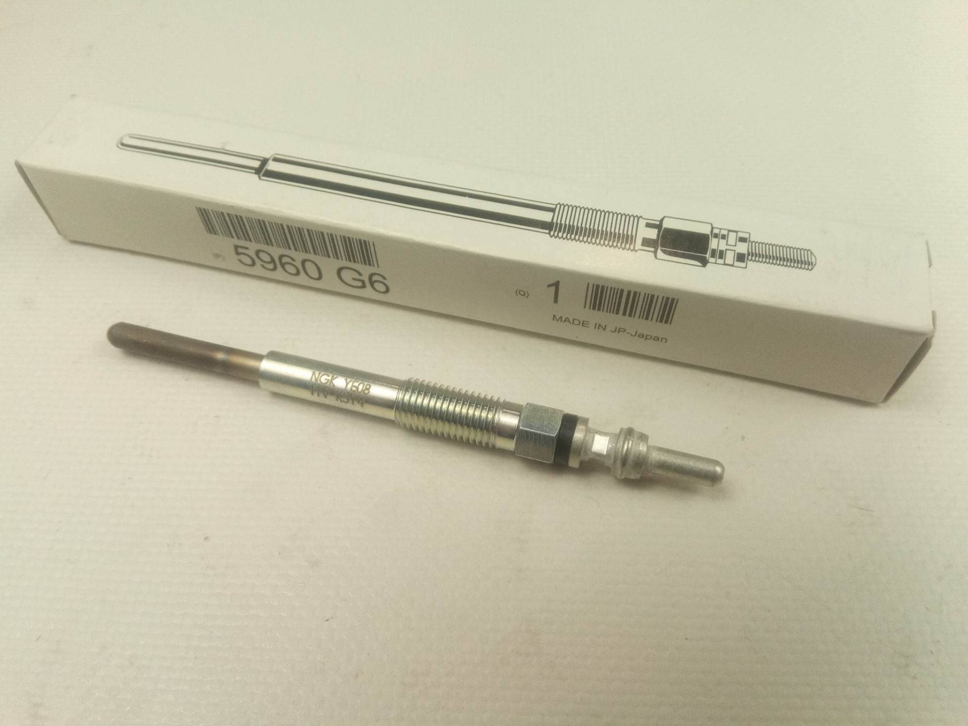 Свічка розжарювання, CITROËN C5, PEUGEOT / CITROEN (5960G6) Свічка розжарювання, CITROËN C5, PEUGEOT / CITROEN (5960G6)