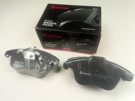 Комплект колодок гальмівних, дискове гальмо FORD AUSTRALIA, LAND ROVER, BREMBO (P24076)