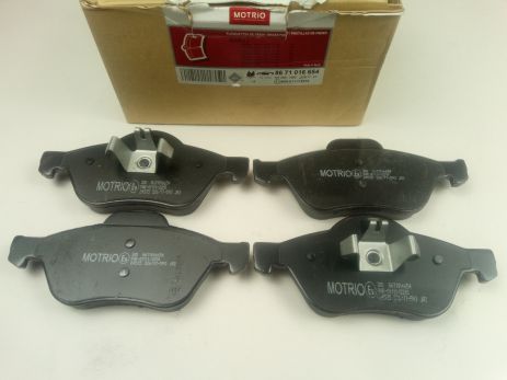 Колодки передні гальмівні Renault Clio III (2005–2012), Megane II (2003–2009), Scenic II (2003–, (8671016654)