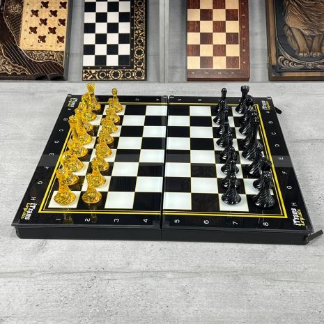 Шахматы стеклянные с логотипом компании 50х25см