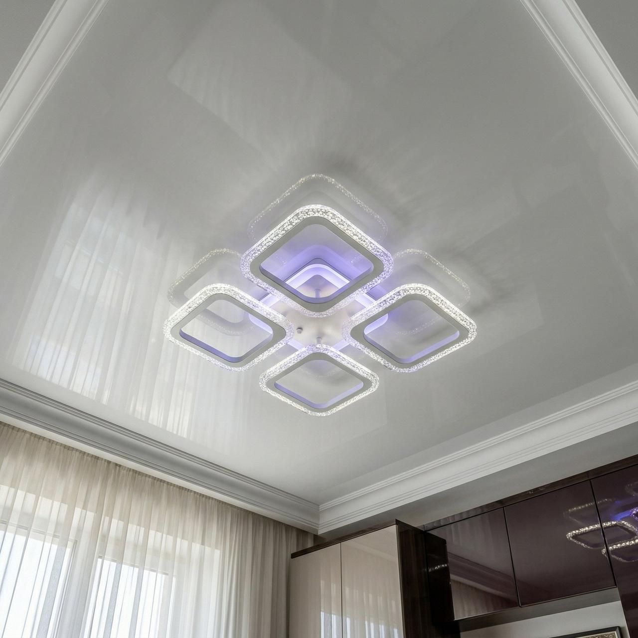 Белая люстра для гостиной с прозрачным акрилом Diasha 55W до 12 м² AS8170/4WH 3col dim Белая люстра для гостиной с прозрачным акрилом Diasha 55W до 12 м² AS8170/4WH 3col dim