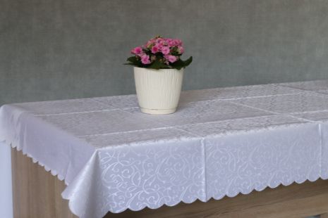 Скатертина вінілова на кухонний стіл 110*140 см 7D/z/white