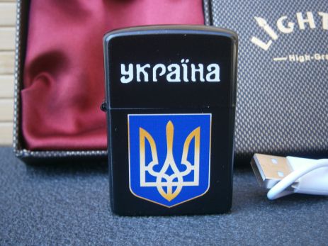 Запальничка електронна металева "Україна Тризуб" USB спіраль розжарювання в подарунковій коробці Запальничка електронна металева "Україна Тризуб" USB спіраль розжарювання в подарунковій коробці