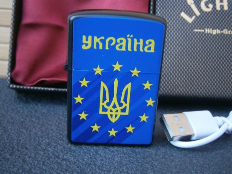 Зажигалка электронная металлическая "Украина Евросоюз" USB спираль накаливания в подарочной коробке