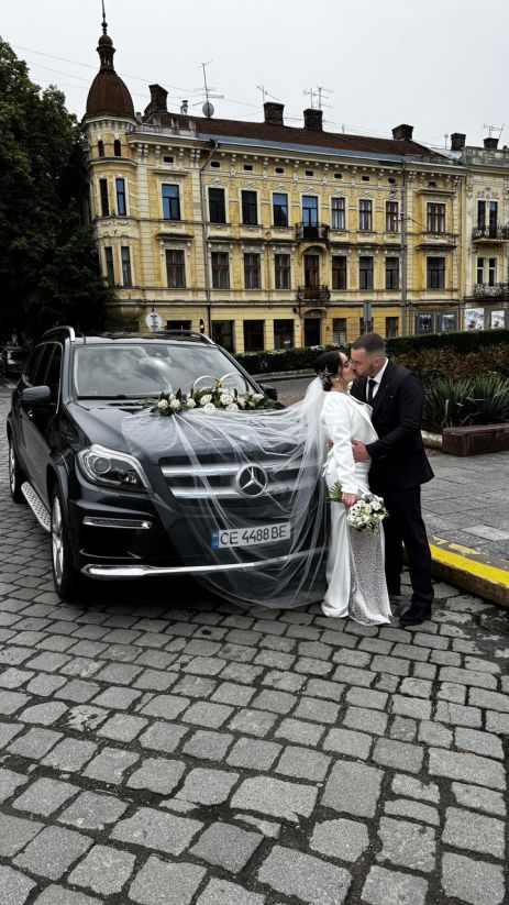 Оренда авто на весілля Mercedes GL