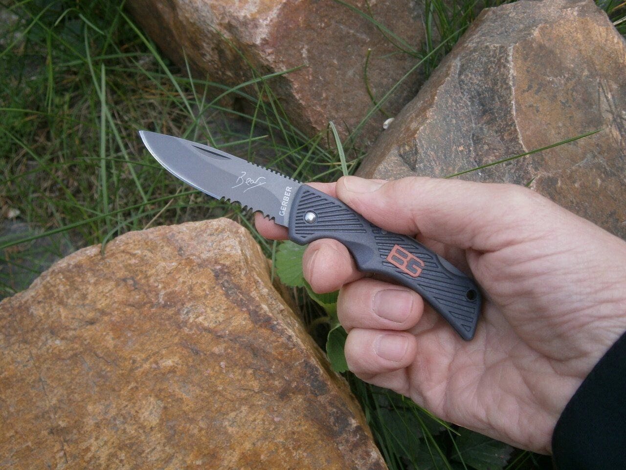 Ніж - брелок складаний з серейтором Gerber Mini BG-292 / 14,5 см Ніж - брелок складаний з серейтором Gerber Mini BG-292 / 14,5 см