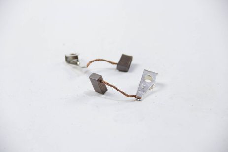 Щетки генератора к-кт 2 шт., POWERMAX (81114478) Щетки генератора к-кт 2 шт., POWERMAX (81114478)