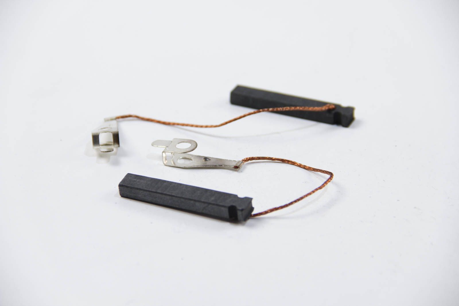 Щетки генератора к-кт 2 шт., POWERMAX (81114707) Щетки генератора к-кт 2 шт., POWERMAX (81114707)