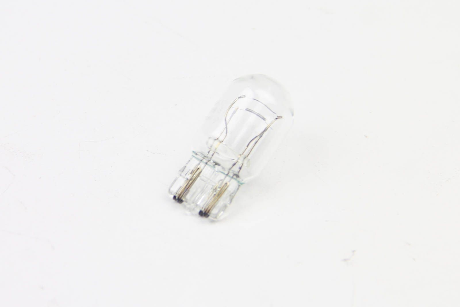 лампа розжарювання, W21/5W 12V 21/5W W 3 x 16q, HELLA (8GD008893002) лампа розжарювання, W21/5W 12V 21/5W W 3 x 16q, HELLA (8GD008893002)