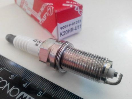 Свічка запалювання Тойота (9091901235) 1 шт. (90919-01235)