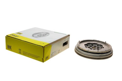 Маховик 415048910 MITSUBISHI Маховик 415048910 MITSUBISHI