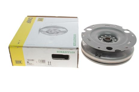 Маховик 415062509 AUDI Маховик 415062509 AUDI