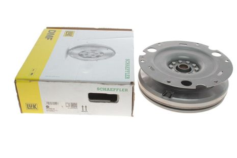 Маховик 415062509 AUDI Маховик 415062509 AUDI
