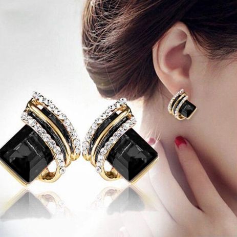 Изысканные серьги сережки черные Black камни кристаллы стильные вечерние Изысканные серьги сережки черные Black камни кристаллы стильные вечерние
