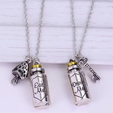 Кулон бутылка Eat Me Drink Me подвеска Алиса в стране чудес Крутящий момент в виде бутылочки Кулон бутылка Eat Me Drink Me подвеска Алиса в стране чудес Крутящий момент в виде бутылочки