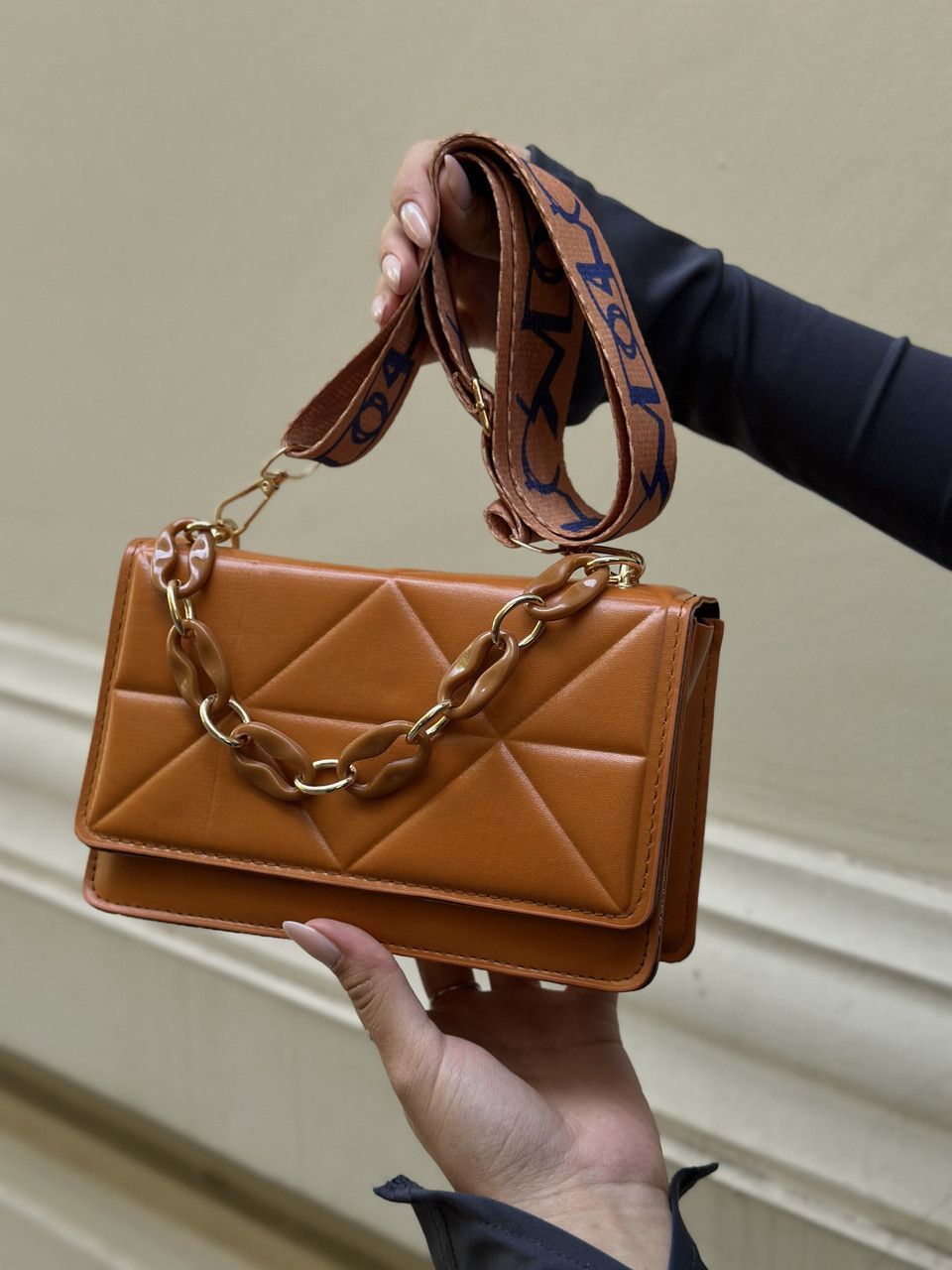 Женская сумка 10277 кросс-боди на ремешке коричневая Женская сумка 10277 кросс-боди на ремешке коричневая