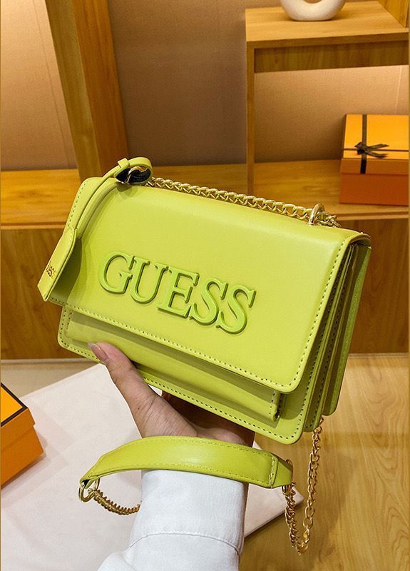Женская сумка Guess кросс-боди зеленая Женская сумка Guess кросс-боди зеленая