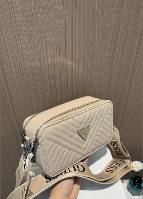 Женская сумка Guess 5510 кросс-боди бежевая