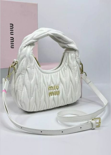 Женская сумка багет Miu miu 18121 белая Женская сумка багет Miu miu 18121 белая