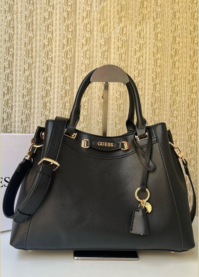 Женская сумка Guess 130 черная Женская сумка Guess 130 черная