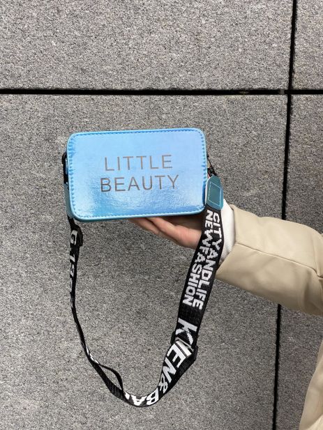Жіноча дитяча голографічна сумка крос-боді через плече LITTLE BEAUTY блакитна синя