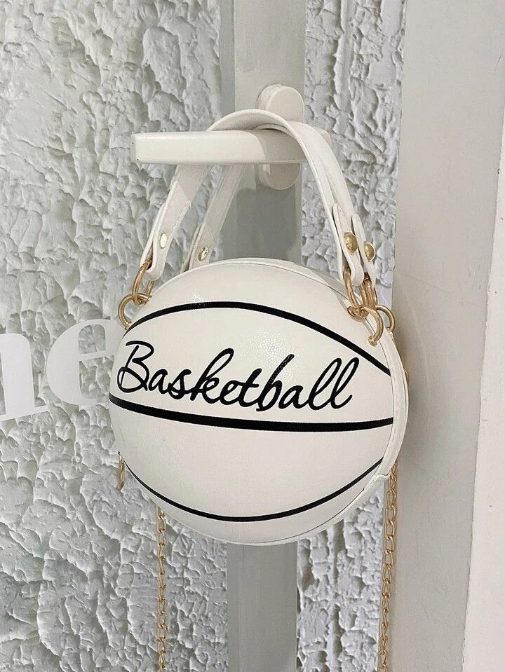 Женская круглая сумка BASKETBALL мяч на цепочке белая молочная Женская круглая сумка BASKETBALL мяч на цепочке белая молочная
